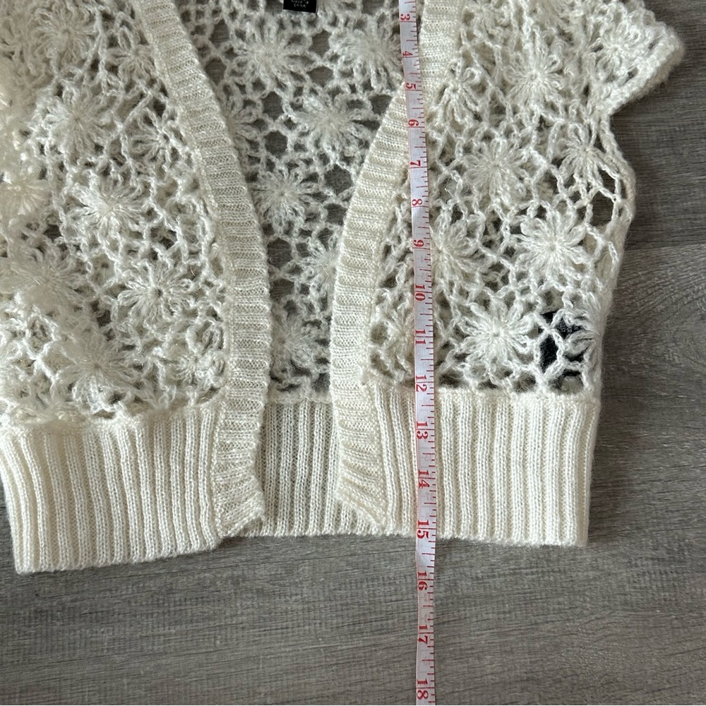 Le Chateau Ivory Floral Knit Top Crop, Cover Up - Picture 4 of 5
